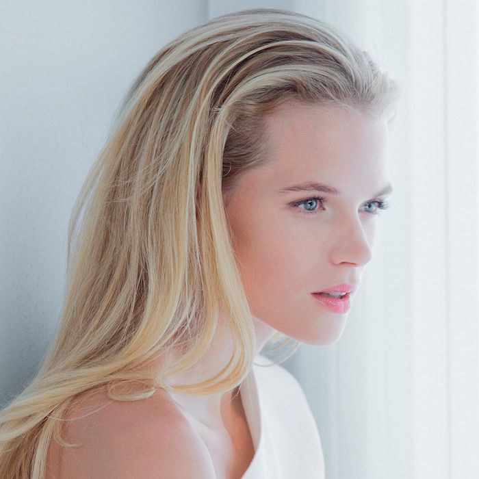 ¿Cuánto mide Gabriella Wilde? Gabriella-wilde-nuevo-rostro-de-estee-lauder.jpg?crop=1xw:1