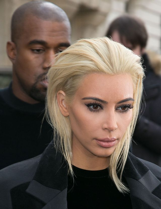 kim kardashian pelo castaño claro