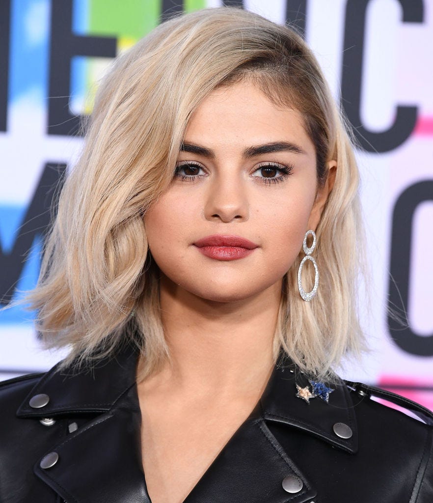 selena gomez pelo rubio