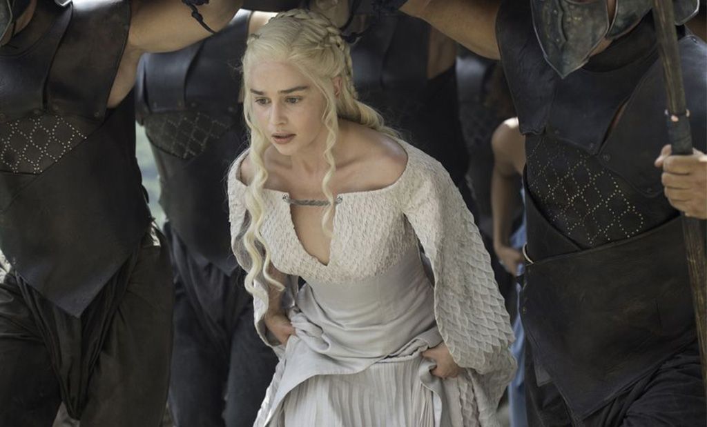 Los 22 mejores looks de Daenerys Targaryen en Juego de Tronos