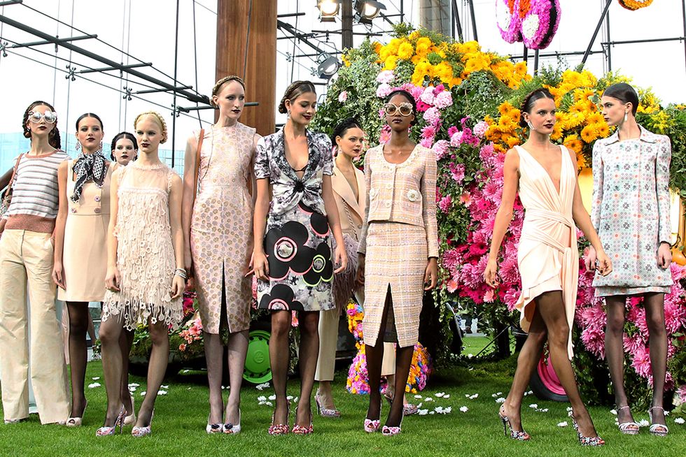 Dress, Pink, Petal, Magenta, Purple, Fashion, Spring, Lavender, Floristry, Waist, 