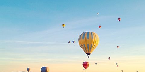 Hot air balloon, Hot air ballooning, Sky, Air sports, Balloon, Morning, Vehicle, Atmosphere, Recreation, Fun, 