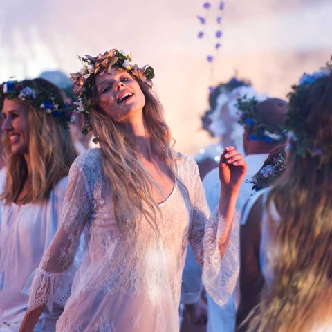 12 Horas De Fiesta Non Stop Para Celebrar El Solsticio De Verano En Suecia