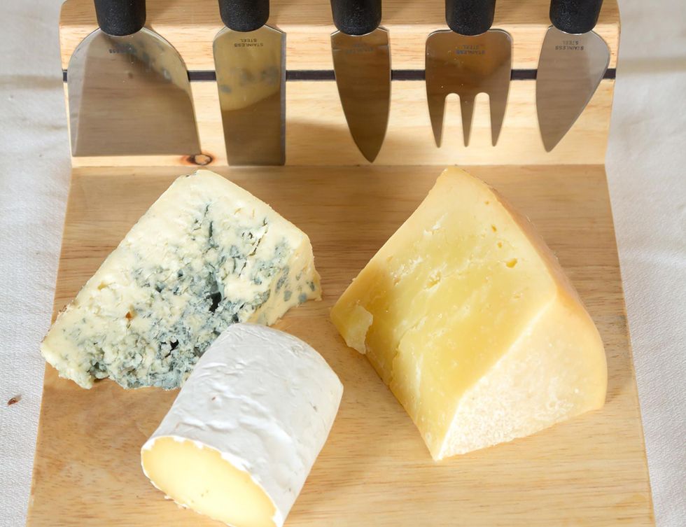 Cheese, Food, Pecorino romano, Blue cheese, Gorgonzola, Parmigiano-reggiano, Beyaz peynir, Ingredient, Cheddar cheese, Dairy, 