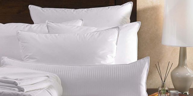 Bedding, White, Bed sheet, Furniture, Duvet cover, Textile, Pillow, Duvet, Linens, Bed, 