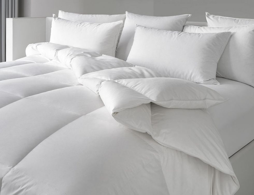 White, Style, Grey, Pillow, Cushion, Monochrome photography, Black-and-white, Silver, Throw pillow, Linens, 