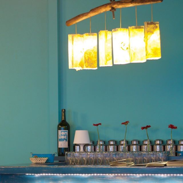 Blue, Fluid, Glass, Room, Drinkware, Liquid, Wall, Lampshade, Turquoise, Bottle, 