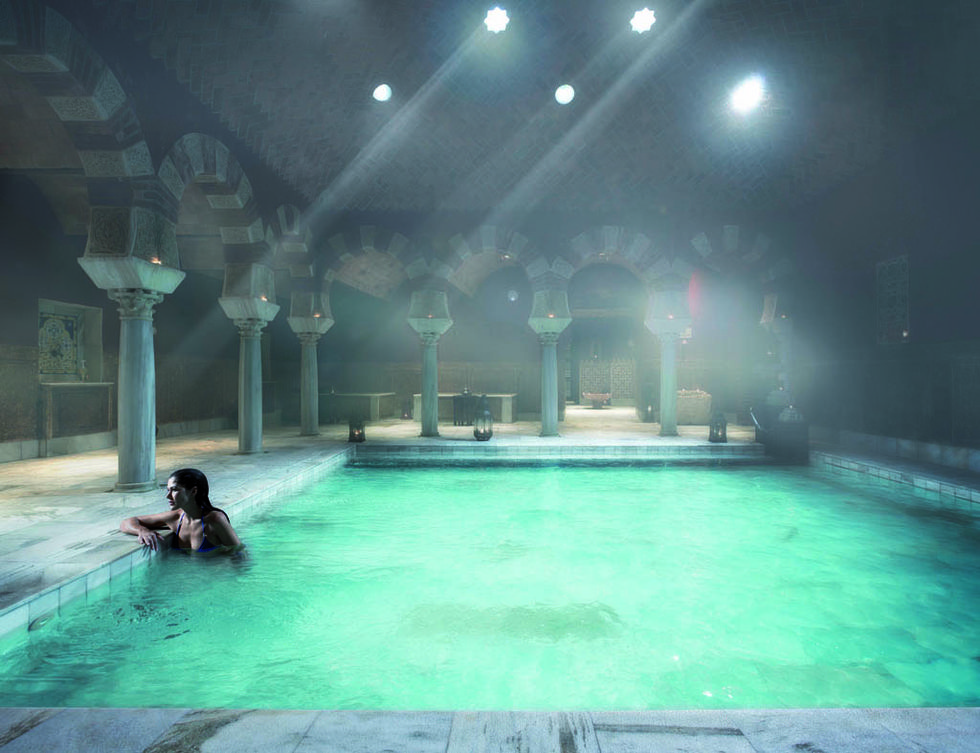 Swimming pool, Fluid, Leisure, Aqua, Thermae, Leisure centre, Lens flare, Spa town, Swimming, 
