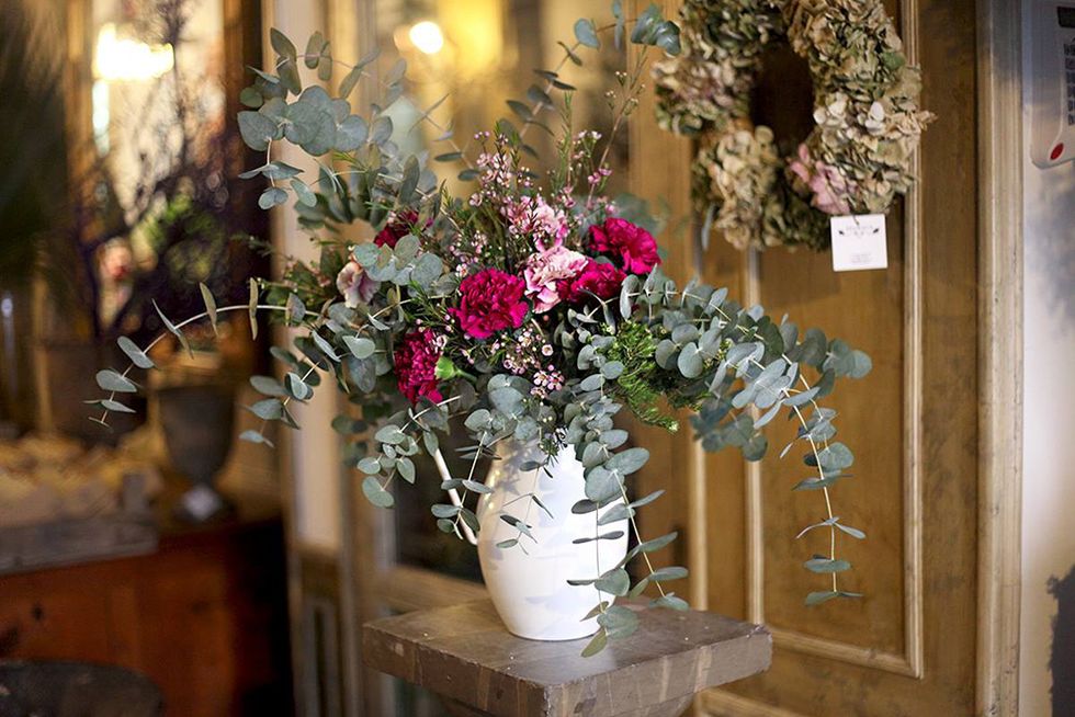 Flower, Bouquet, Petal, Interior design, Floristry, Flowerpot, Flower Arranging, Cut flowers, Vase, Artifact, 
