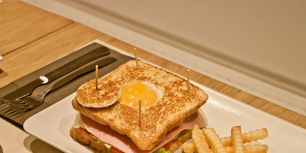 Dish, Food, Cuisine, Ingredient, Ham and cheese sandwich, Sandwich, Melt sandwich, Egg sandwich, Breakfast, Breakfast sandwich, 