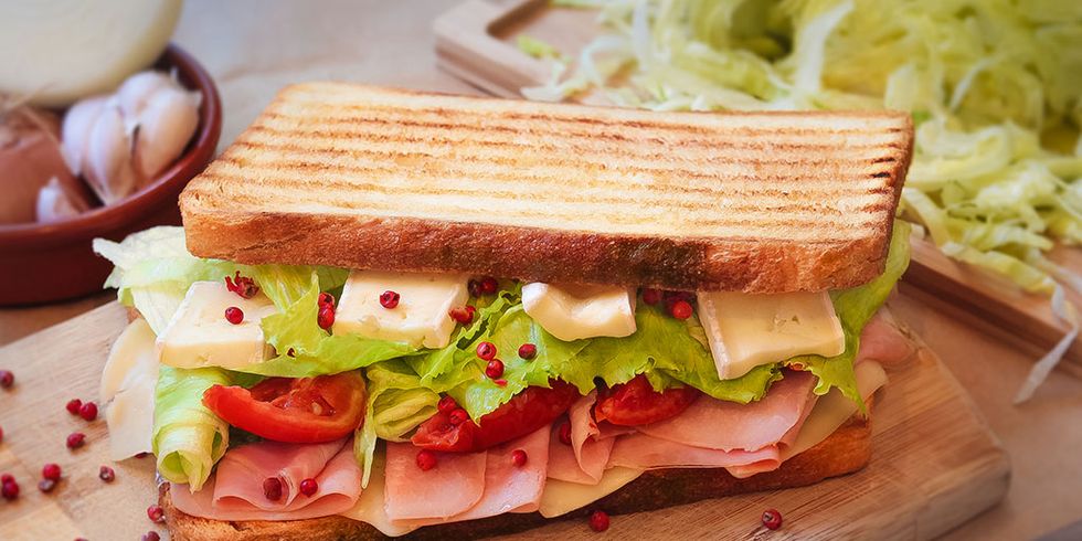 Dish, Food, Cuisine, Ham and cheese sandwich, Ingredient, Sandwich, Bologna sandwich, Bacon sandwich, Lettuce, Finger food, 