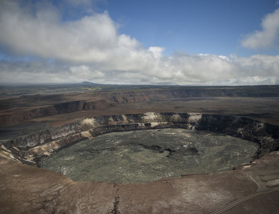 Geology, Volcanic field, Cumulus, Formation, Volcanic crater, Aerial photography, Impact crater, Volcanic landform, Maar, Plateau, 