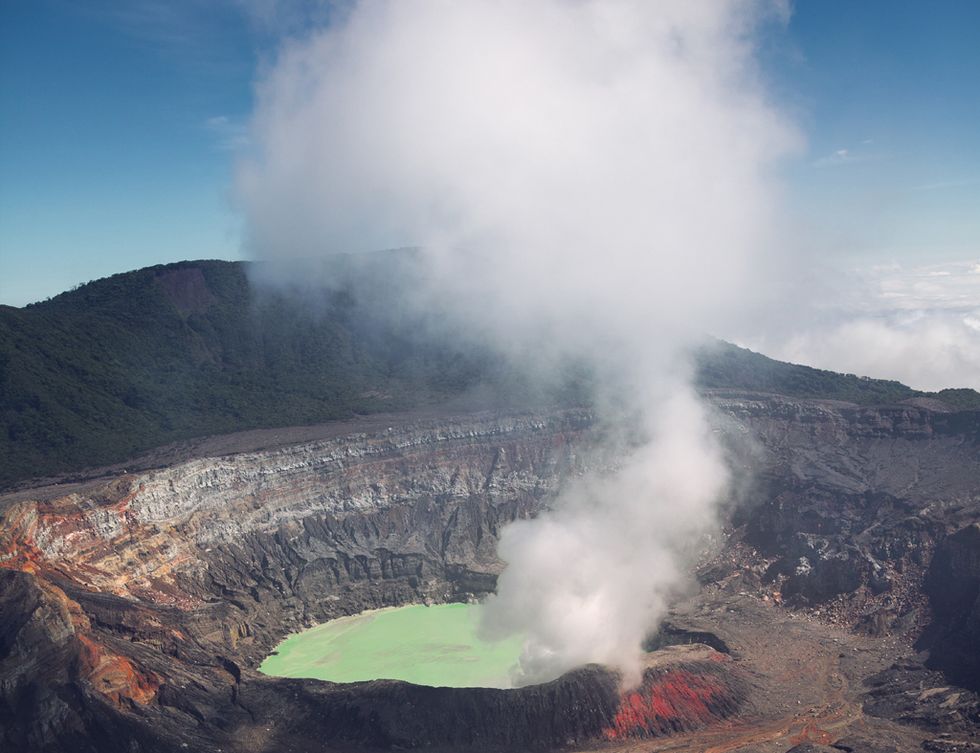 Volcanic landform, Highland, Geology, Geological phenomenon, Volcanic field, Atmospheric phenomenon, Volcano, Volcanic crater, Fissure vent, Formation, 