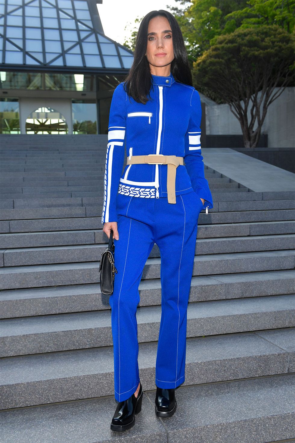 Stairs, Sleeve, Standing, Style, Collar, Street fashion, Electric blue, Cobalt blue, Bag, Majorelle blue, 