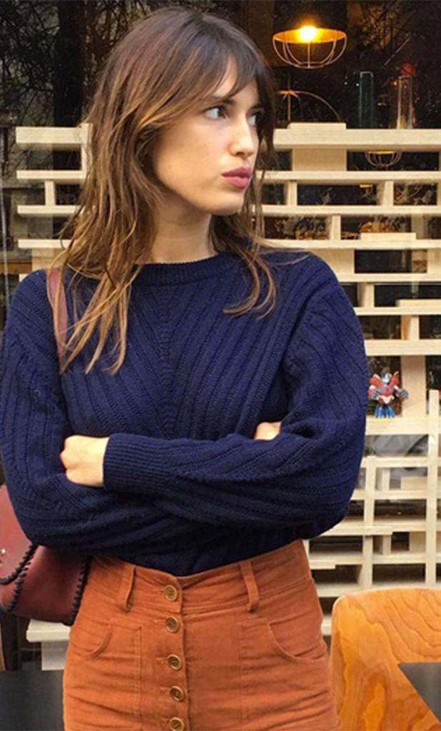 Clothing, Shoulder, Neck, Outerwear, Sleeve, Sweater, Jeans, Waist, Street fashion, Brown hair, 