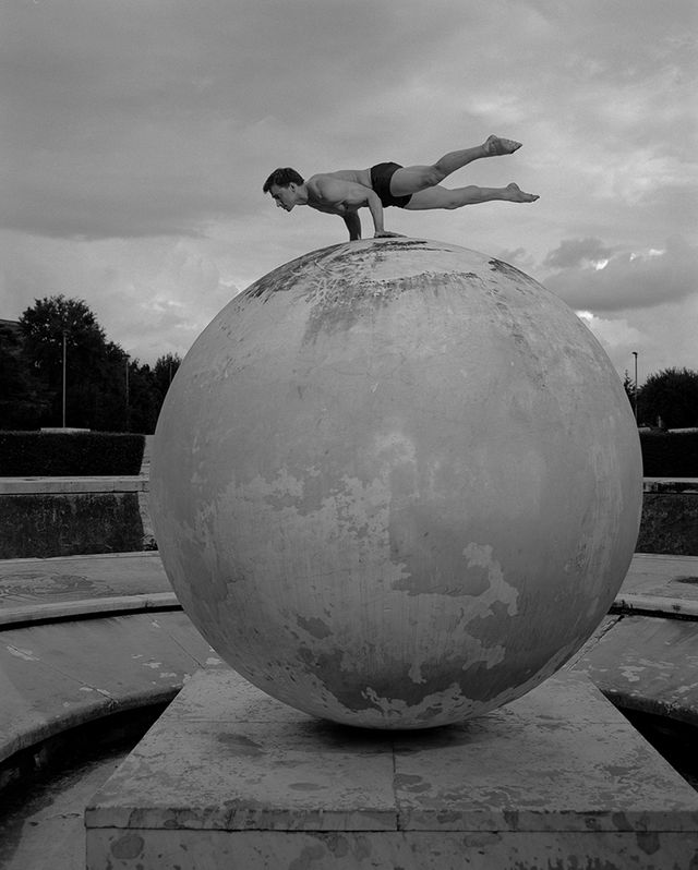 Monochrome photography, Monochrome, World, Black-and-white, Sculpture, Ball, Sphere, Symmetry, Circle, Reflection, 