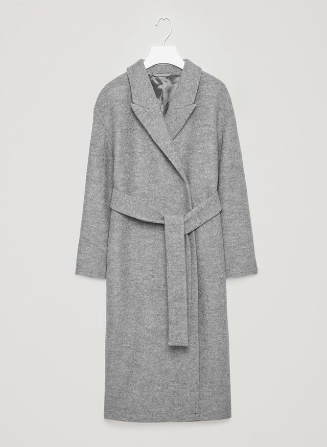 Clothing, Robe, Coat, Overcoat, Outerwear, Grey, Sleeve, Nightwear, Duster, Trench coat, 
