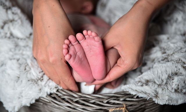 Hand, Nail, Leg, Foot, Child, Skin, Toe, Finger, Baby, Close-up, 