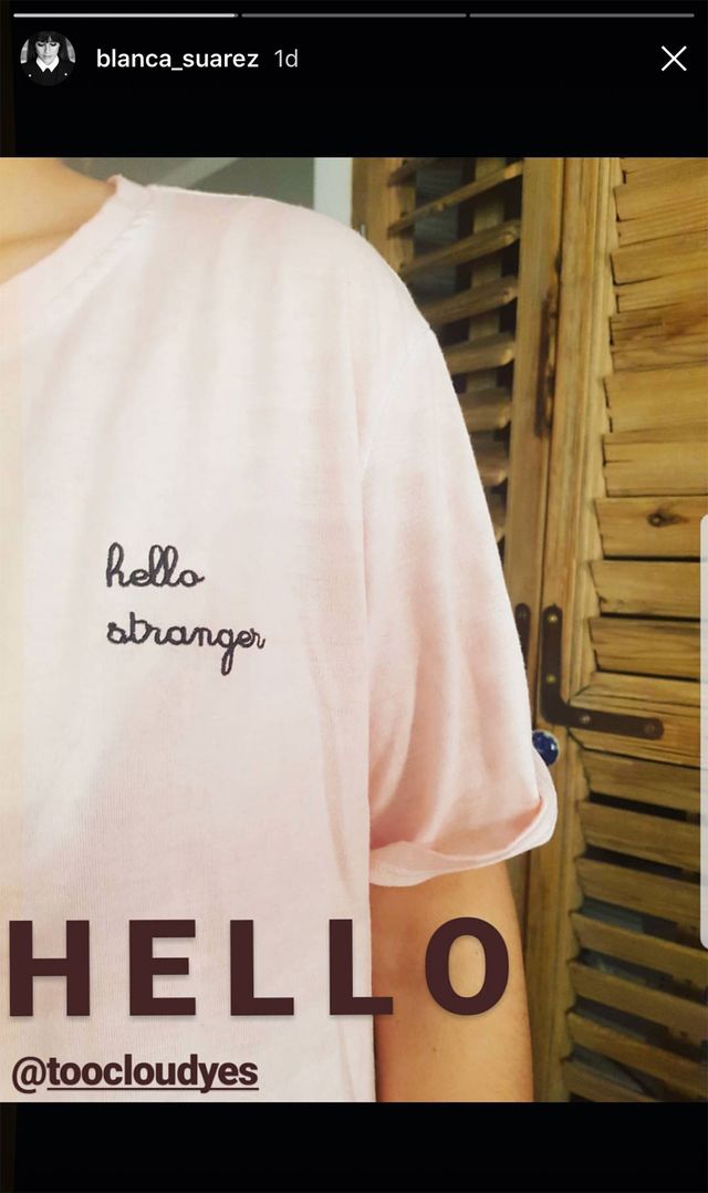 Clothing, T-shirt, Shoulder, Product, Text, Sleeve, Font, Peach, Outerwear, Top, 