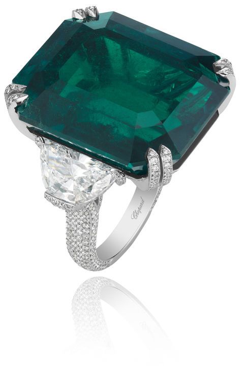 Blue, Jewellery, Green, Teal, Aqua, Fashion accessory, Turquoise, Azure, Gemstone, Natural material, 