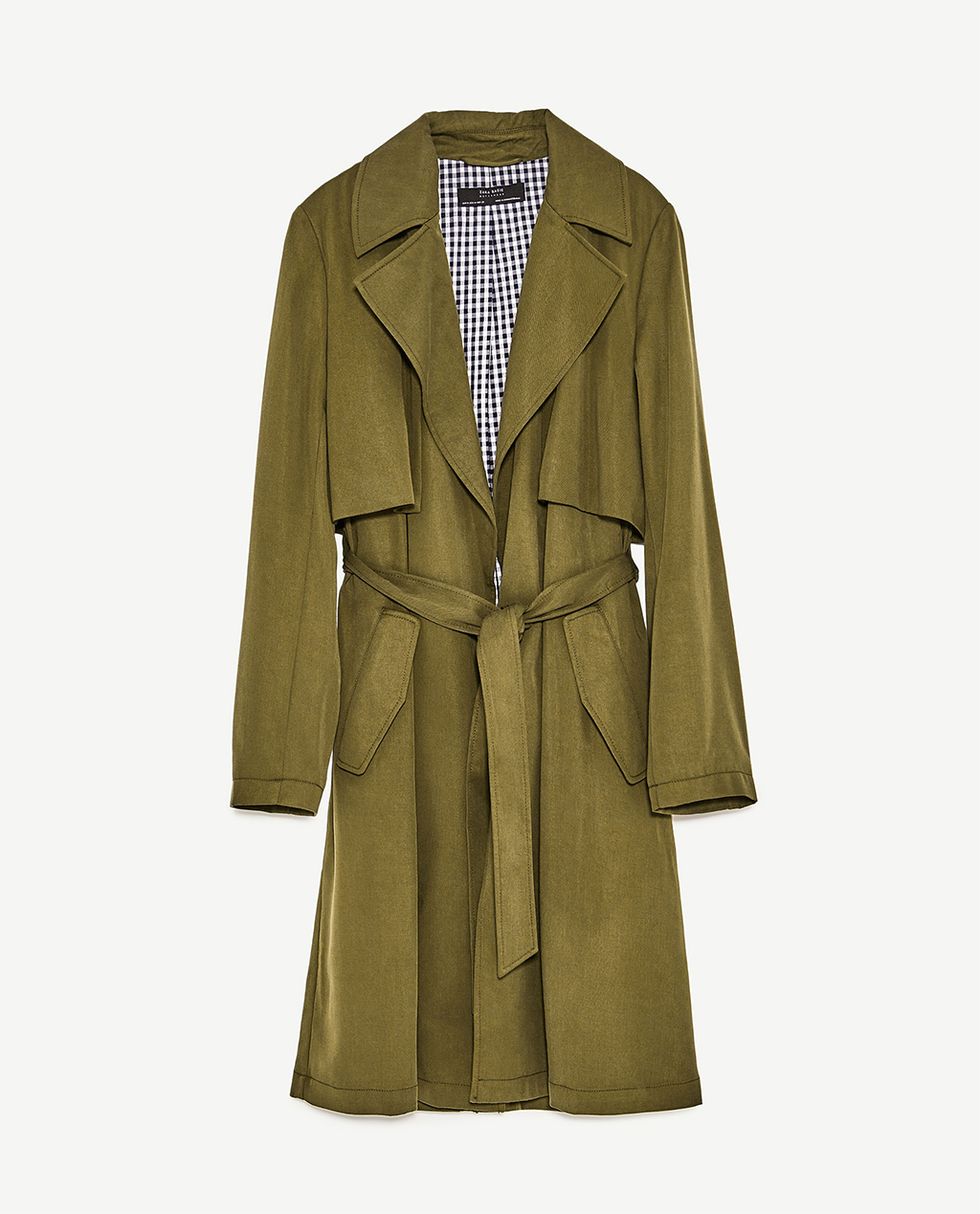Clothing, Outerwear, Coat, Overcoat, Trench coat, Robe, Sleeve, Duster, Beige, Collar, 