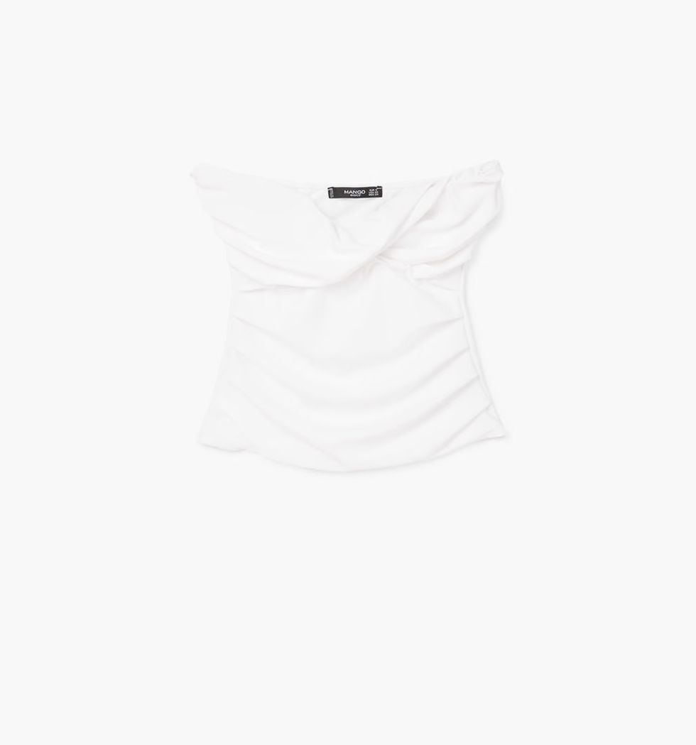 White, Clothing, T-shirt, Sleeve, Neck, Outerwear, Dress, Top, Blouse, 