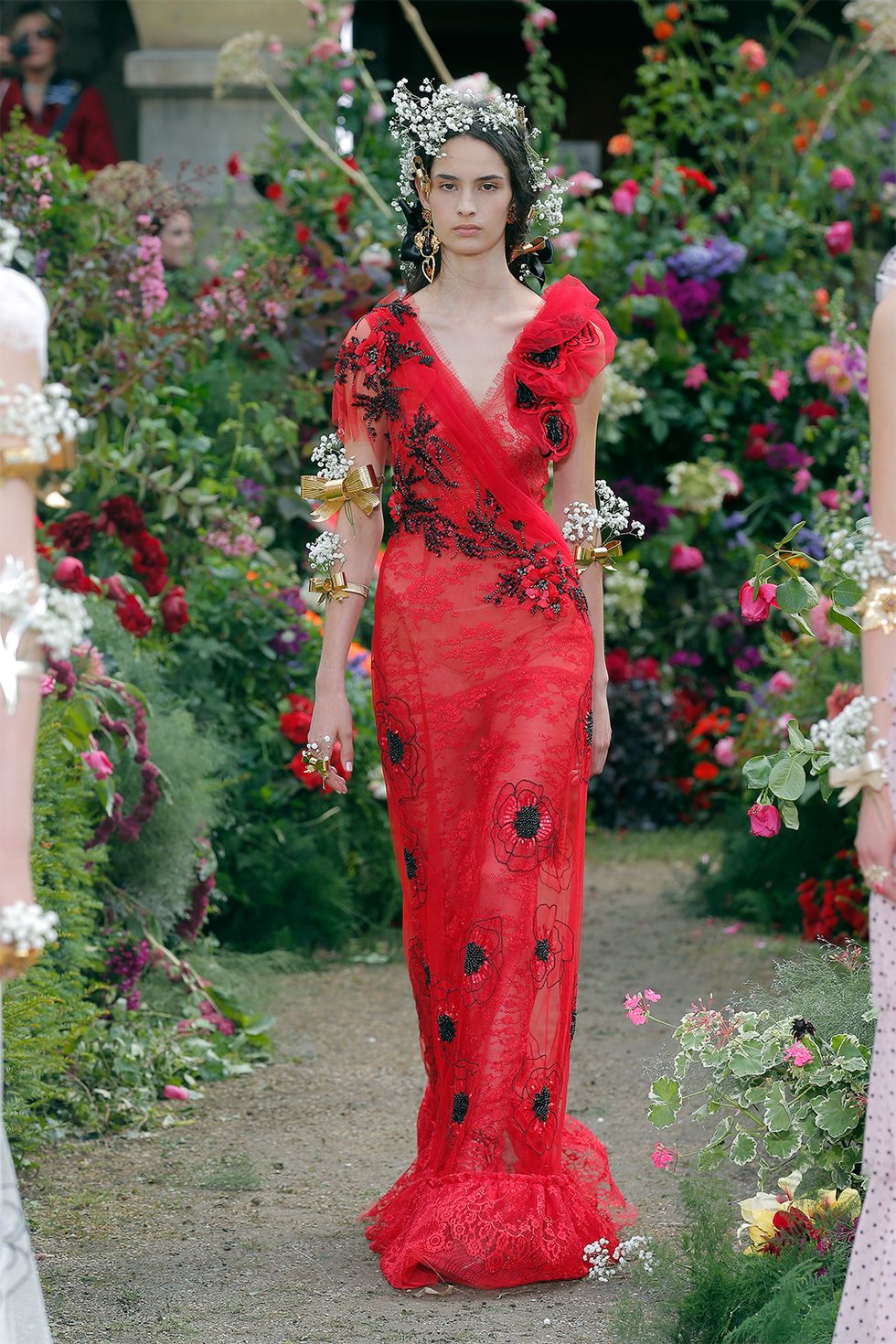 Red, Dress, Pink, Statue, Floral design, Shoulder, Floristry, Flower Arranging, Flower, Botany, 
