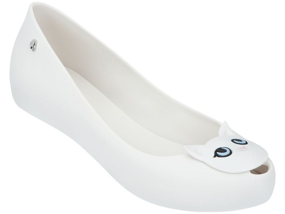 White, Grey, Beige, Ivory, Bicycle saddle, Natural material, Silver, Ballet flat, 