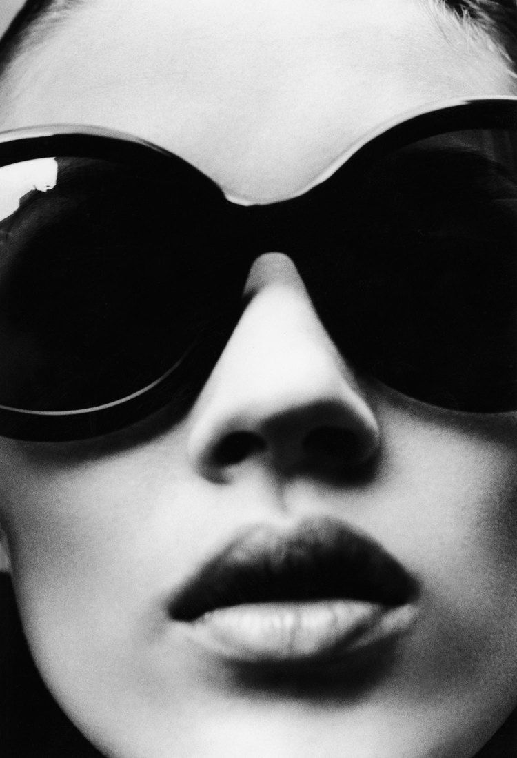 Eyewear, Glasses, Vision care, Lip, Sunglasses, White, Monochrome photography, Style, Black-and-white, Goggles, 