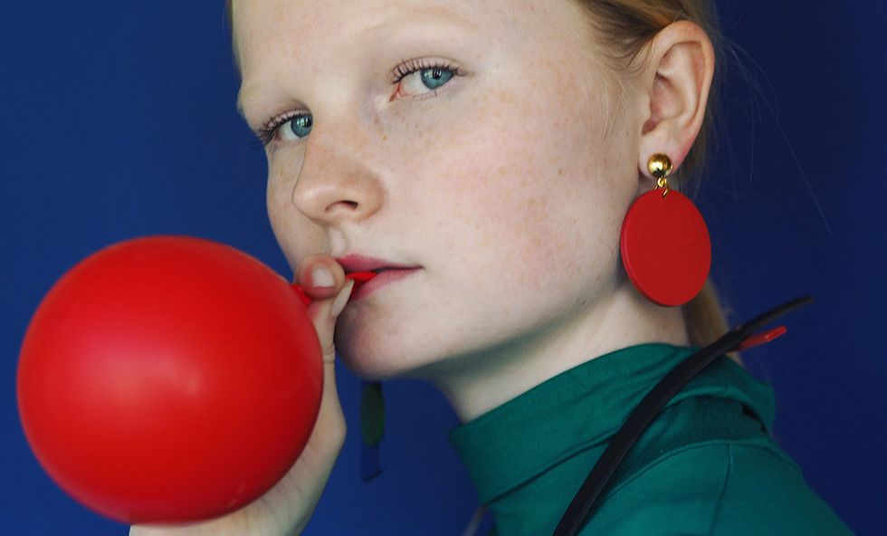 Red, Nose, Head, Chewing gum, Ear, Cheek, Child, Neck, Recreation, Games, 