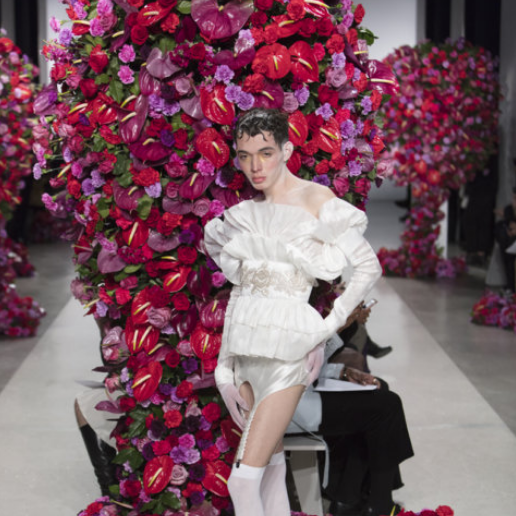 Fashion, Fashion model, Shoulder, Red, Haute couture, Beauty, Pink, Spring, Flower, Runway, 