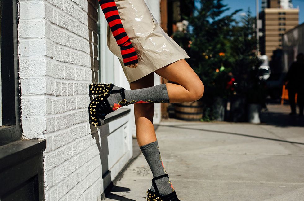 Human leg, Street fashion, Fashion, Pattern, Thigh, Calf, Sock, Ankle, 