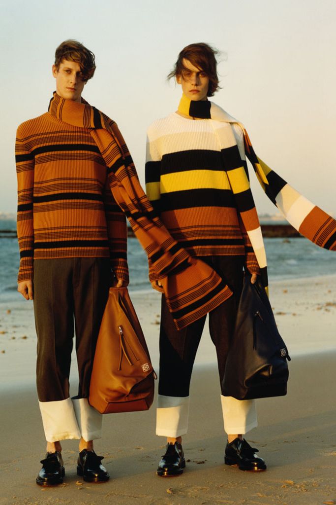 Brown, Sleeve, Textile, Bag, Orange, People in nature, Fashion, Beach, Shore, Sand, 