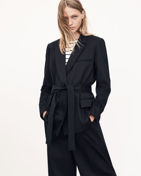 Clothing, Sleeve, Collar, Shoulder, Standing, Joint, Outerwear, Formal wear, Style, Coat, 