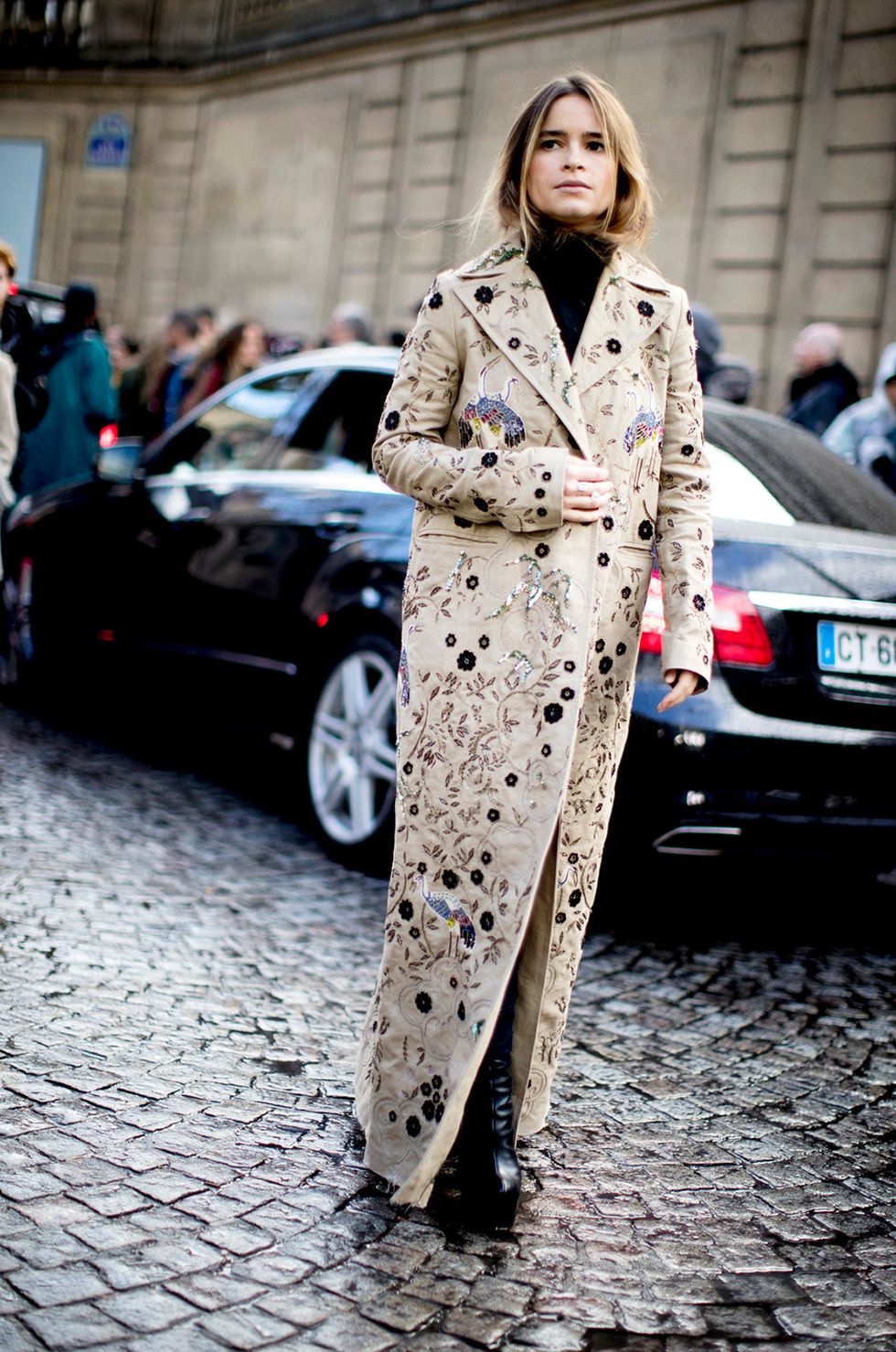 Street fashion, Clothing, Fashion, Trench coat, Coat, Fur, Outerwear, Haute couture, Fashion model, Overcoat, 
