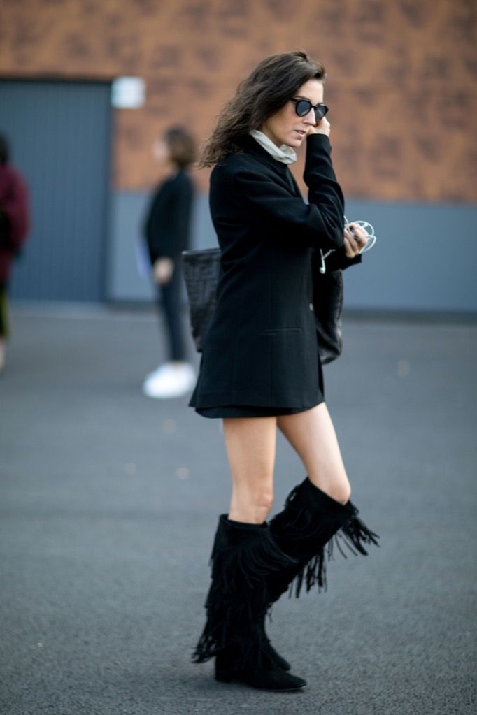 Human, Leg, Human body, Human leg, Coat, Joint, Outerwear, Boot, Style, Street fashion, 