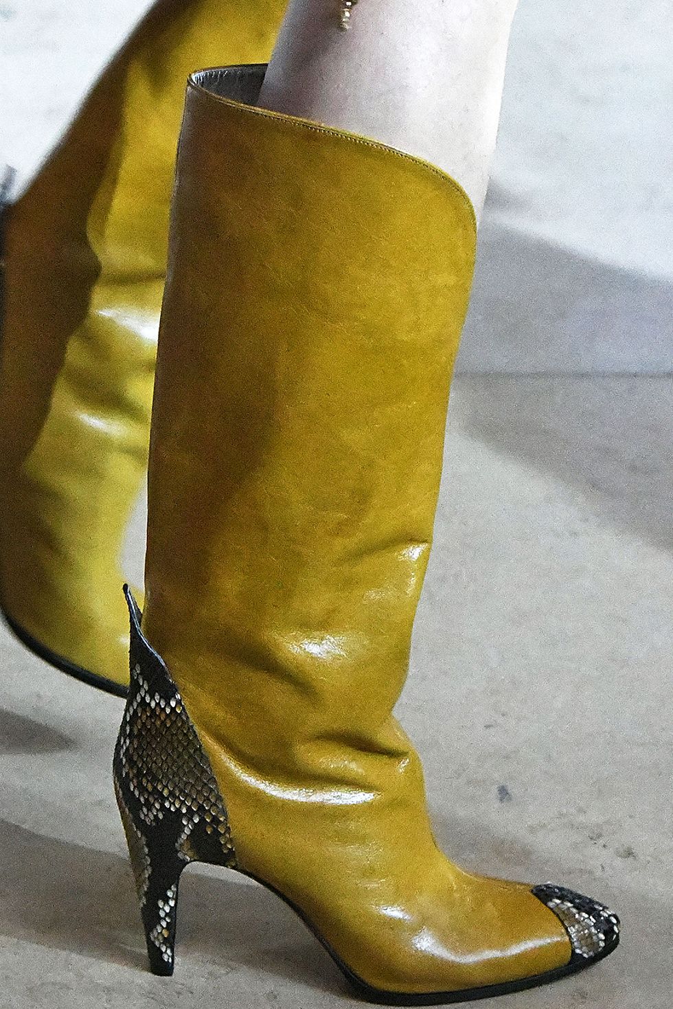 Footwear, Yellow, Boot, Riding boot, Shoe, High heels, Leg, Knee-high boot, Durango boot, Rain boot, 