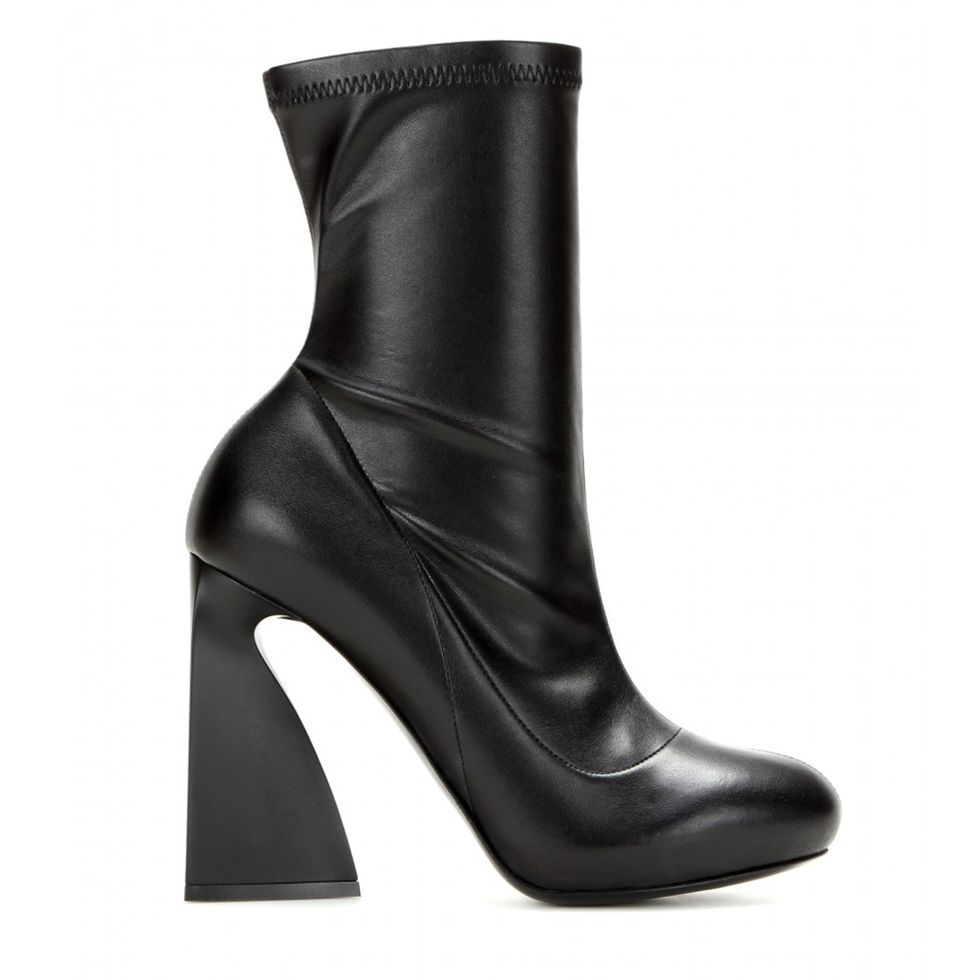 Footwear, Boot, Fashion, Leather, Black, Beige, Synthetic rubber, Fashion design, High heels, 