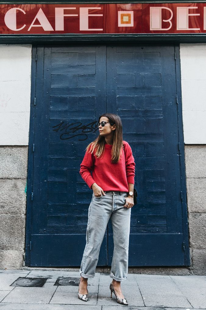 Clothing, Blue, Trousers, Shoulder, Red, Standing, Outerwear, Style, Street fashion, Denim, 