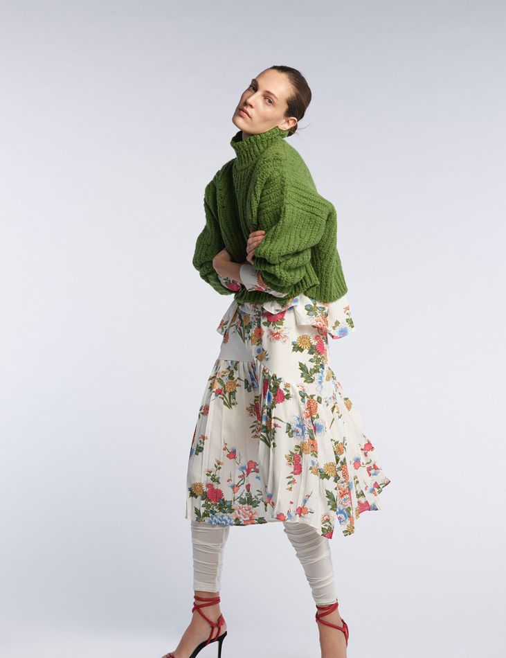 Clothing, Green, Fashion, Fashion model, Shoulder, Waist, Outerwear, Joint, Sleeve, Dress, 