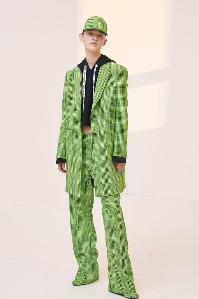 Green, Collar, Sleeve, Trousers, Dress shirt, Textile, Standing, Pocket, Formal wear, Suit trousers, 