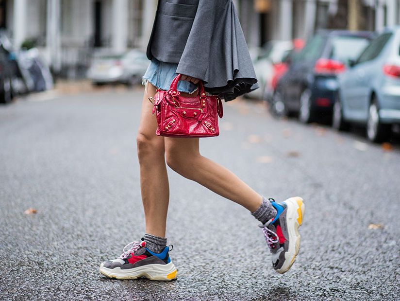 Estas 8 zapatillas que lo petan en Instagram son las más feas del otoño