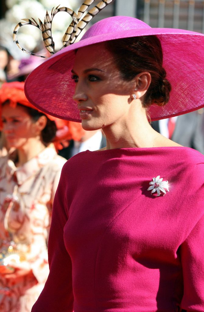 Pink, Clothing, Red, Hat, Fashion, Magenta, Headgear, Fashion accessory, Sun hat, Tradition, 