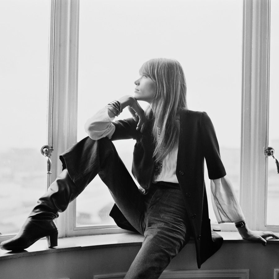 Leg, Sitting, Knee, Thigh, Photography, Photo shoot, Blond, Long hair, Monochrome, Black-and-white, 