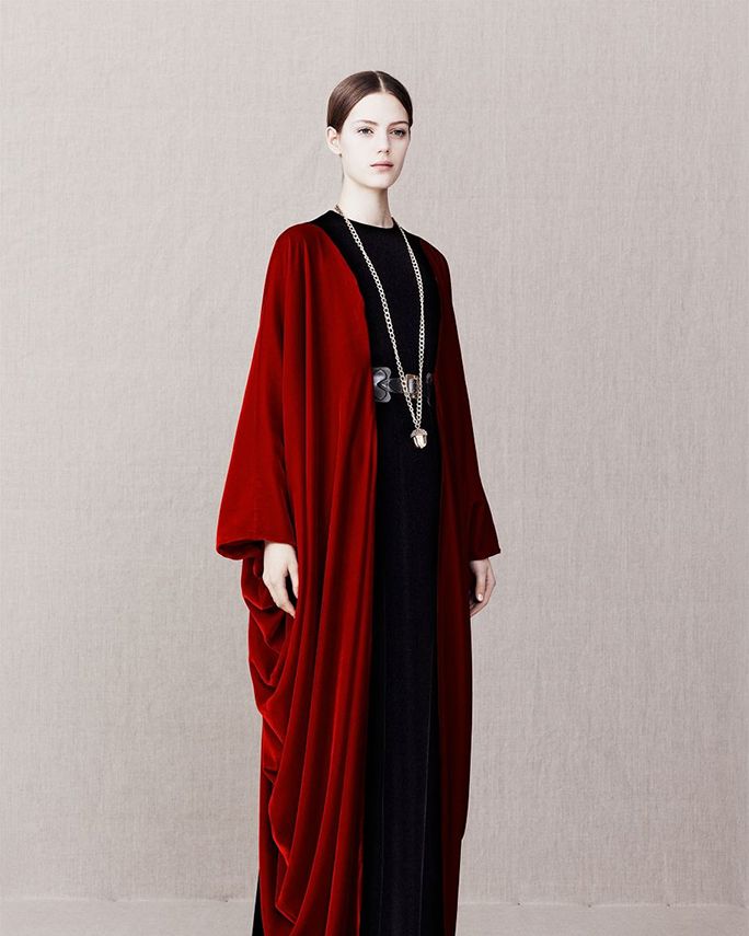 Sleeve, Standing, Fashion, Costume design, Costume, Maroon, Gown, Cloak, Vintage clothing, Fashion model, 
