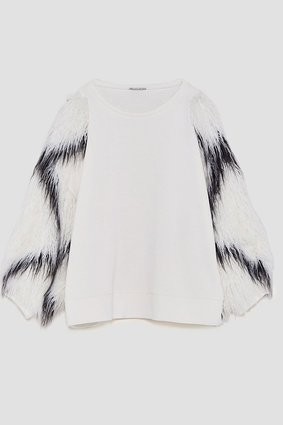 White, Clothing, Fur, Sleeve, Outerwear, Textile, Neck, Black-and-white, Top, Feather, 