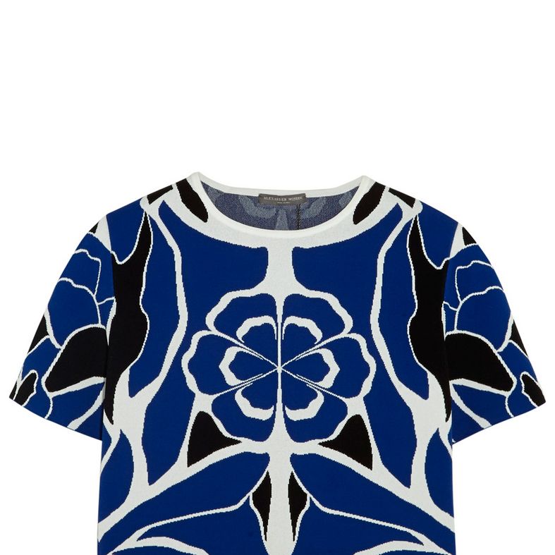 Blue, Sleeve, Pattern, Electric blue, Cobalt blue, Neck, Azure, Design, Symmetry, Active shirt, 