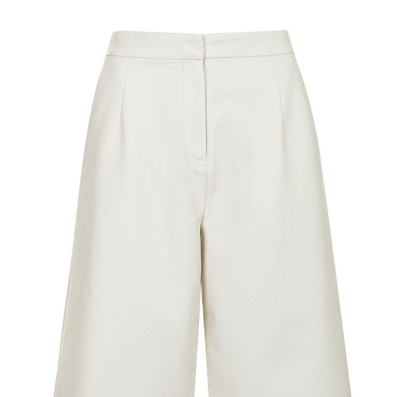 Textile, White, Shorts, Grey, Active shorts, Beige, Pocket, Ivory, Bermuda shorts, Fashion design, 
