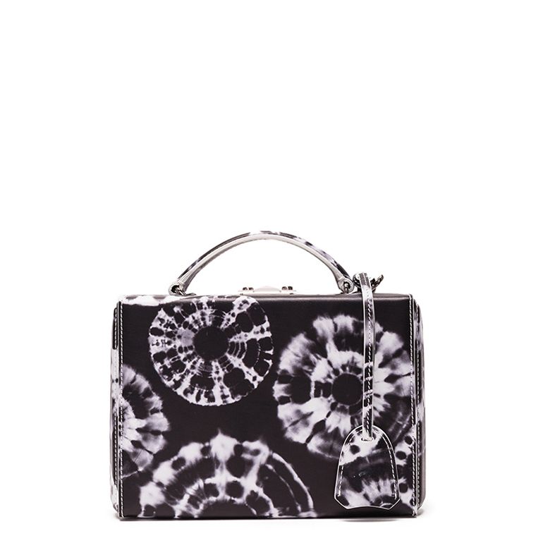 Bag, Handbag, White, Shoulder bag, Fashion accessory, Design, Material property, Black-and-white, Pattern, Luggage and bags, 
