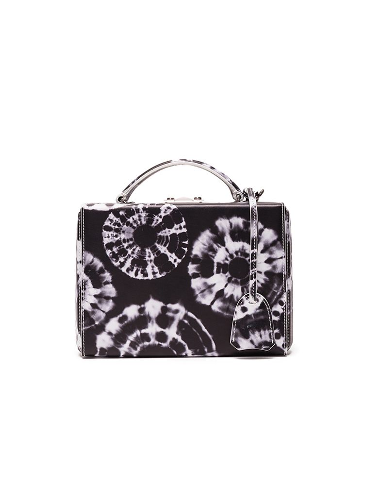 Bag, Handbag, White, Shoulder bag, Fashion accessory, Design, Material property, Black-and-white, Pattern, Luggage and bags, 
